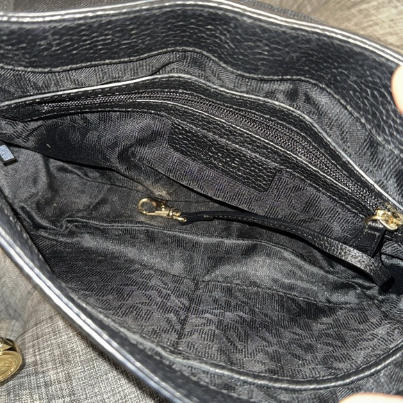 Michael Kors Bag Bedford Crossbody - Picture 13 of 17